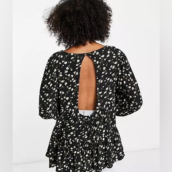 American Eagle Outfitters Tops - American Eagle printed floral tunic in black